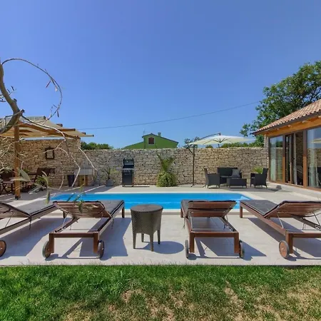 Semesterbostad Mit Privatpool Fuer 4 Personen Ca 60 Qm In Sisan, Istrien Suedkueste Von Istrien